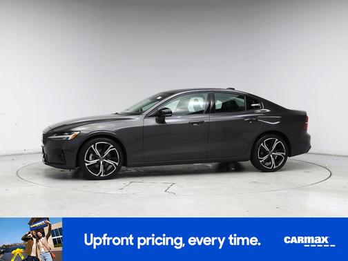 2024 Volvo S60 B5 Plus Dark Theme