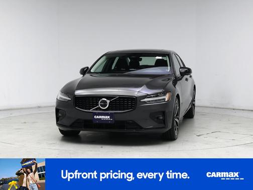 2024 Volvo S60 B5 Plus Dark Theme