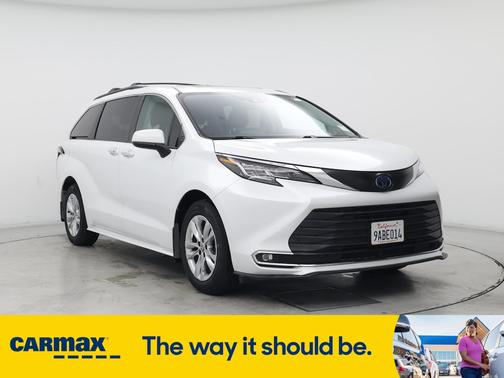2022 Toyota Sienna XLE