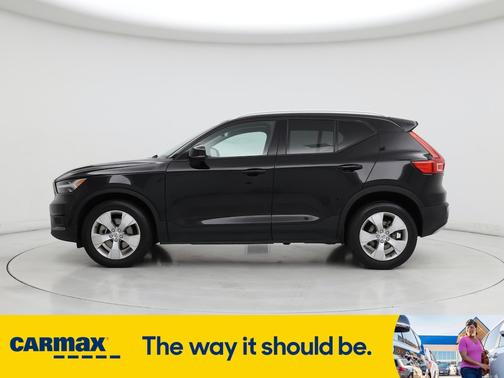 2021 Volvo XC40 T4 Momentum