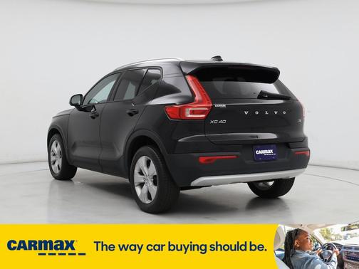 2021 Volvo XC40 T4 Momentum