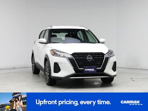 White 2023 Nissan Kicks SV