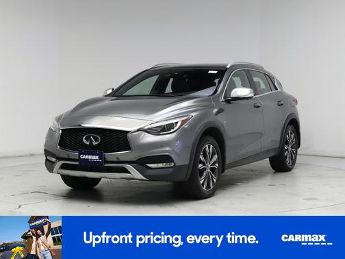 2017 INFINITI QX30 Premium