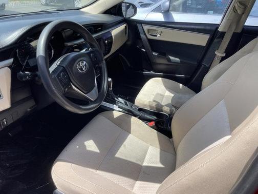 Photo 2 of 5 of 2016 Toyota Corolla LE Plus