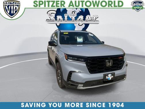 Sonic Gray Pearl 2025 Honda Pilot TrailSport