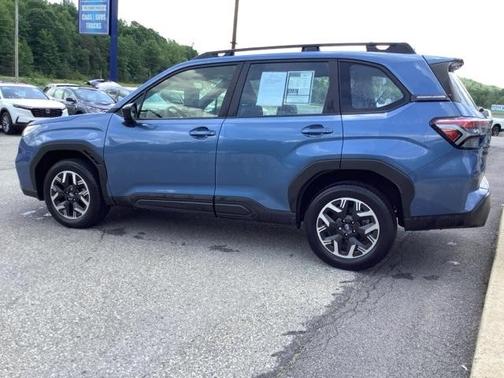 2025 Subaru Forester Base