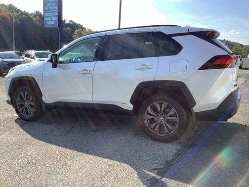 2024 Toyota RAV4 Hybrid XLE Premium