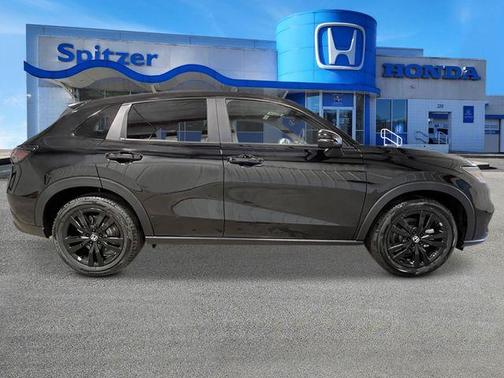 Deep Ocean Pearl 2027 Honda HR-V Sport