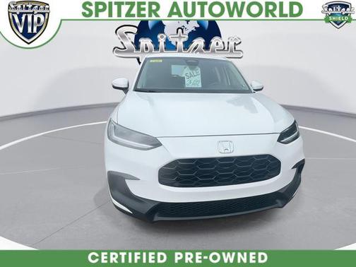 Platinum White Pearl 2024 Honda HR-V LX