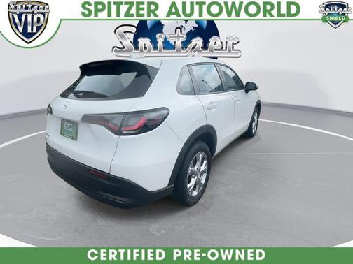 Platinum White Pearl 2024 Honda HR-V LX