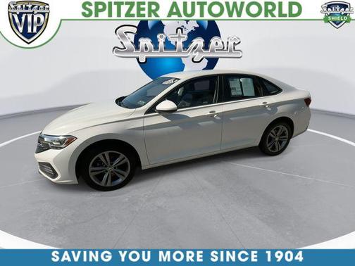 Opal White Pearl Effect 2023 Volkswagen Jetta 1.5T SE