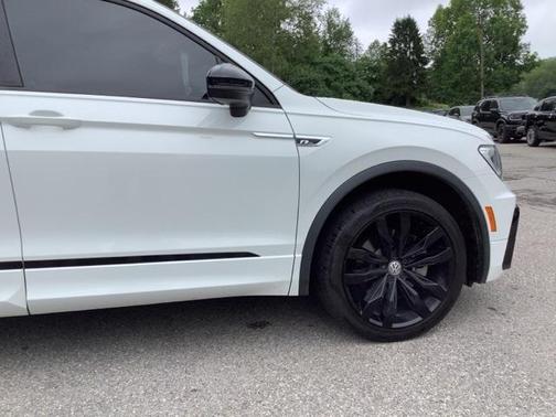 2021 Volkswagen Tiguan 2.0T SE R-Line Black