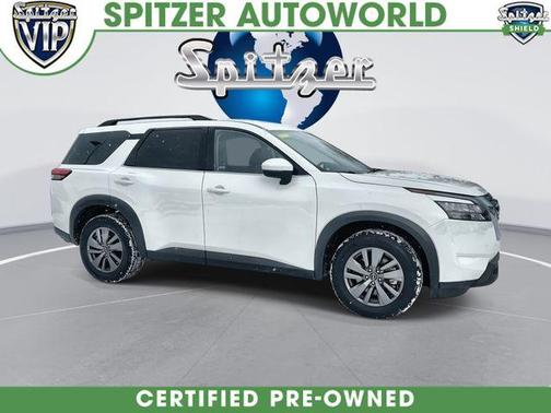 2025 Nissan Pathfinder SV