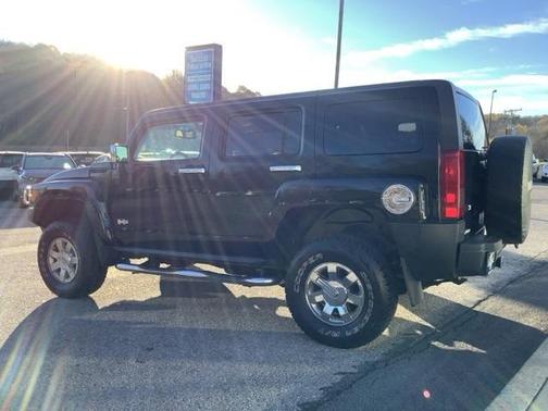 2010 Hummer H3 Luxury Edition