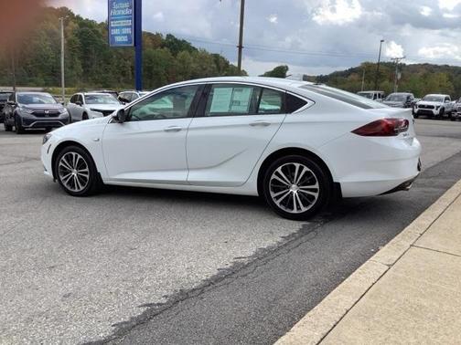 2019 Buick Regal Sportback Essence