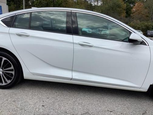 2019 Buick Regal Sportback Essence