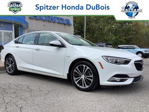 2019 Buick Regal Sportback Essence