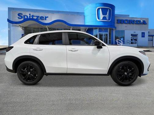 Platinum White Pearl 2026 Honda HR-V Sport