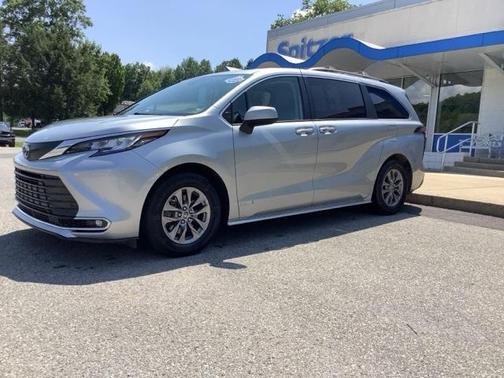 2021 Toyota Sienna XLE