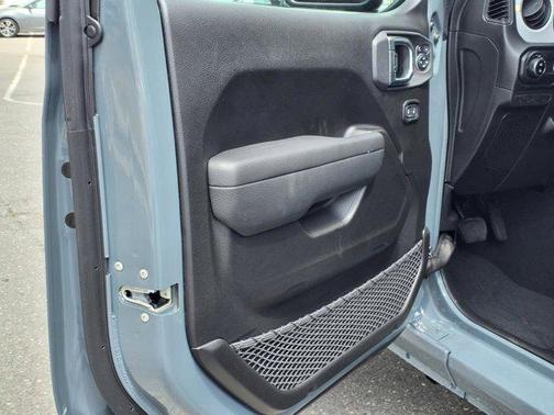 2025 Jeep Gladiator Sport S