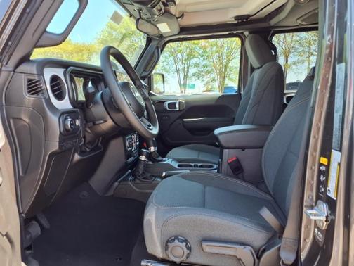 2025 Jeep Gladiator Nighthawk