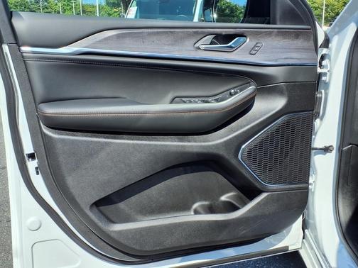 2025 Jeep Grand Cherokee Overland