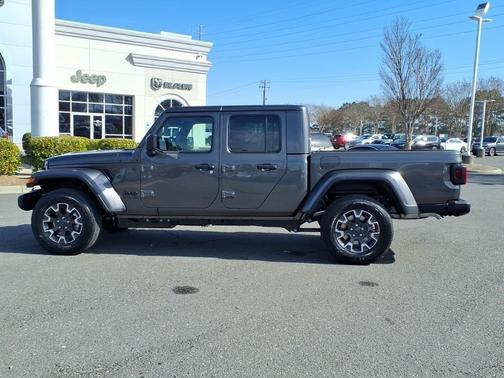2026 Jeep Gladiator Sahara 4x4