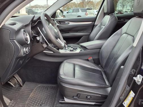 2018 Alfa Romeo Stelvio Sport