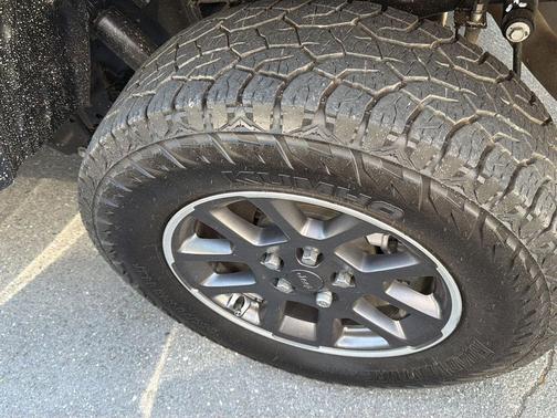 Black Clearcoat 2024 Jeep Gladiator Sport