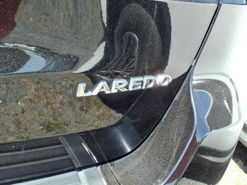 2022 Jeep Grand Cherokee Laredo