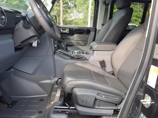 2024 INEOS Grenadier Fieldmaster