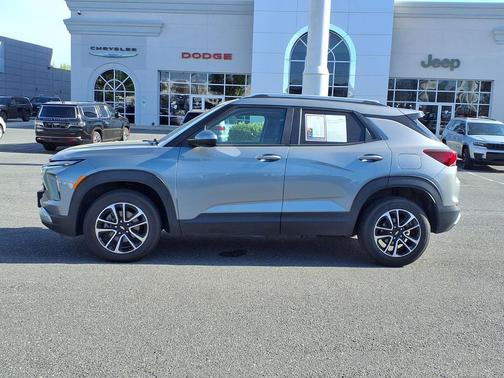 Sterling Gray Metallic 2025 Chevrolet Trailblazer LT