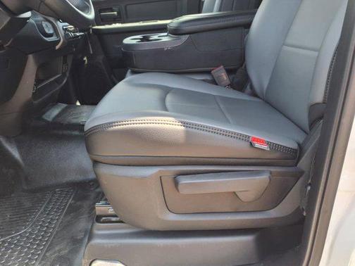 2025 RAM 2500 Tradesman Crew Cab 4x4 6'4' Box