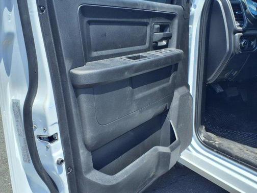 2025 RAM 2500 Tradesman Crew Cab 4x4 6'4' Box