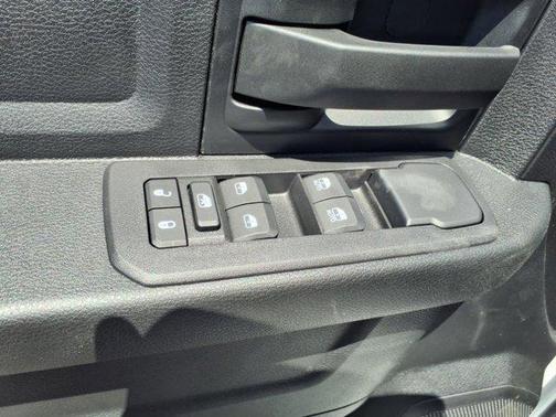 2025 RAM 2500 Tradesman Crew Cab 4x4 6'4' Box