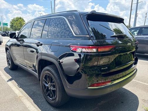 2024 Jeep Grand Cherokee Laredo