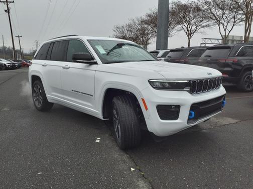 Bright White Clearcoat 2024 Jeep Grand Cherokee 4xe Overland