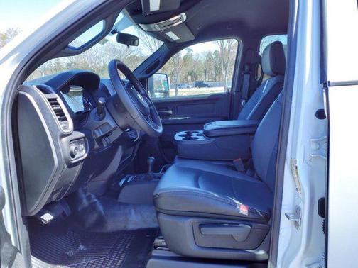2024 RAM 2500 Tradesman Crew Cab 4x4 6'4' Box