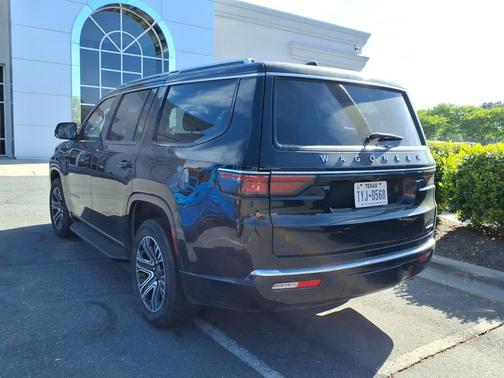 Diamond Black Crystal Pearlcoat 2024 Jeep Wagoneer Series II 4x2