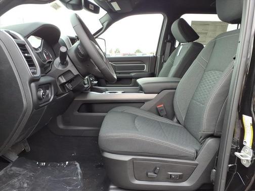 2026 RAM 2500 Big Horn Crew Cab 4x4 6'4' Box