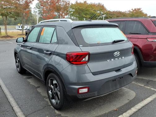 2024 Hyundai VENUE SEL