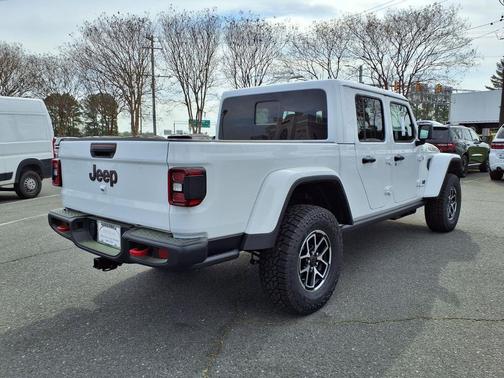 Bright White Clearcoat 2026 Jeep Gladiator Rubicon