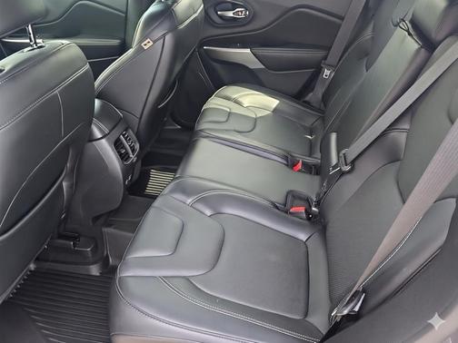 Granite Crystal Metallic Clearcoat 2021 Jeep Cherokee 80th Anniversary FWD