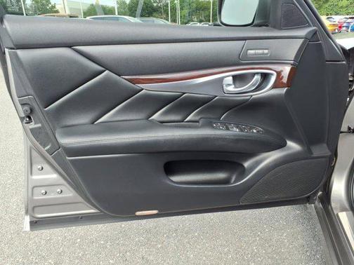 2011 INFINITI M37 Base