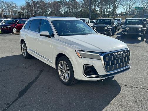 2025 Audi Q7 55 Premium Plus