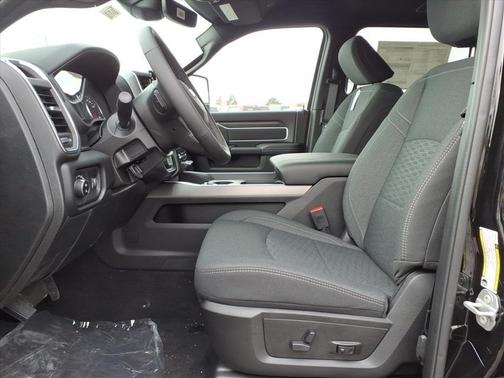 2026 RAM 2500 Big Horn Crew Cab 4x4 6'4' Box