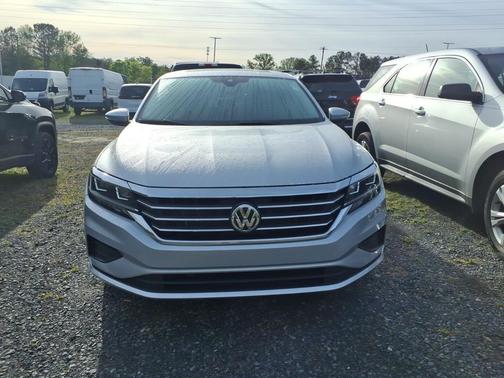 2020 Volkswagen Passat 2.0T SE