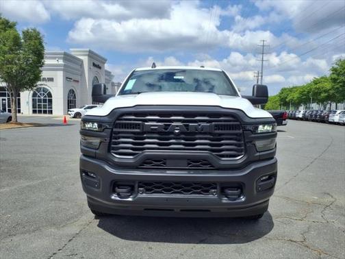2025 RAM 2500 Tradesman Crew Cab 4x4 6'4' Box