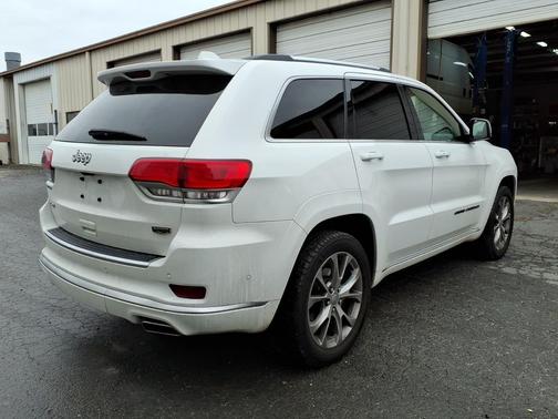 2021 Jeep Grand Cherokee Summit