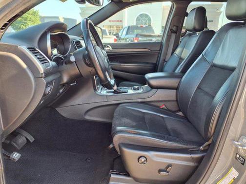 2022 Jeep Grand Cherokee Laredo